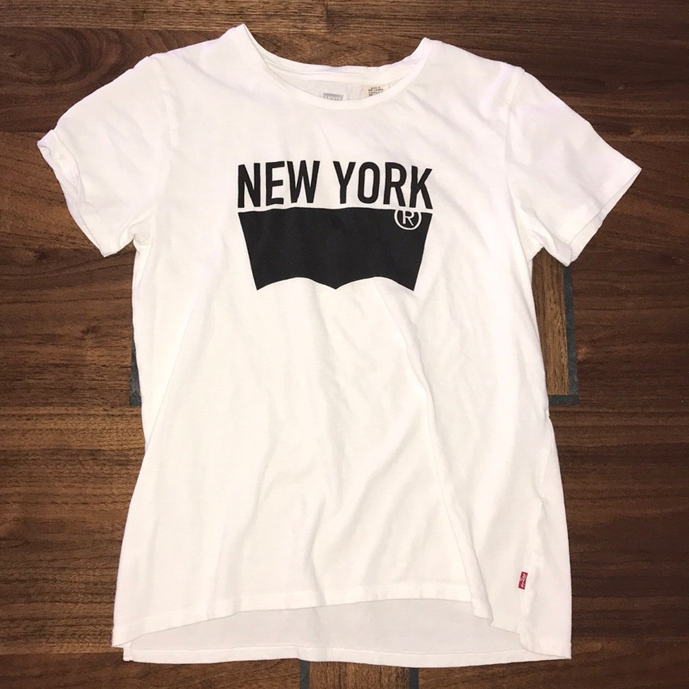 Levi’s t shirt